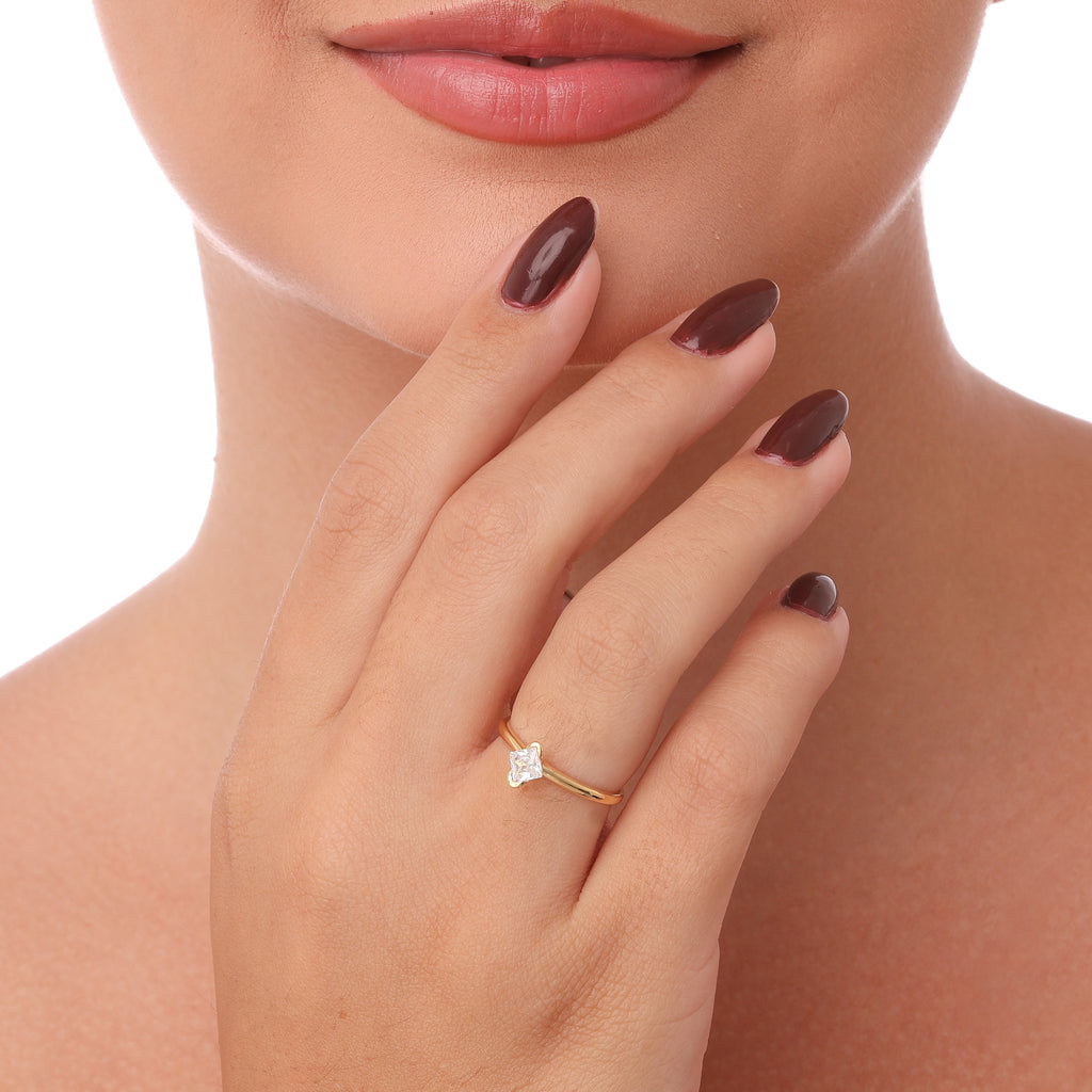 Anel solitário de zircônia banhado a ouro 18k ARAU Jóias