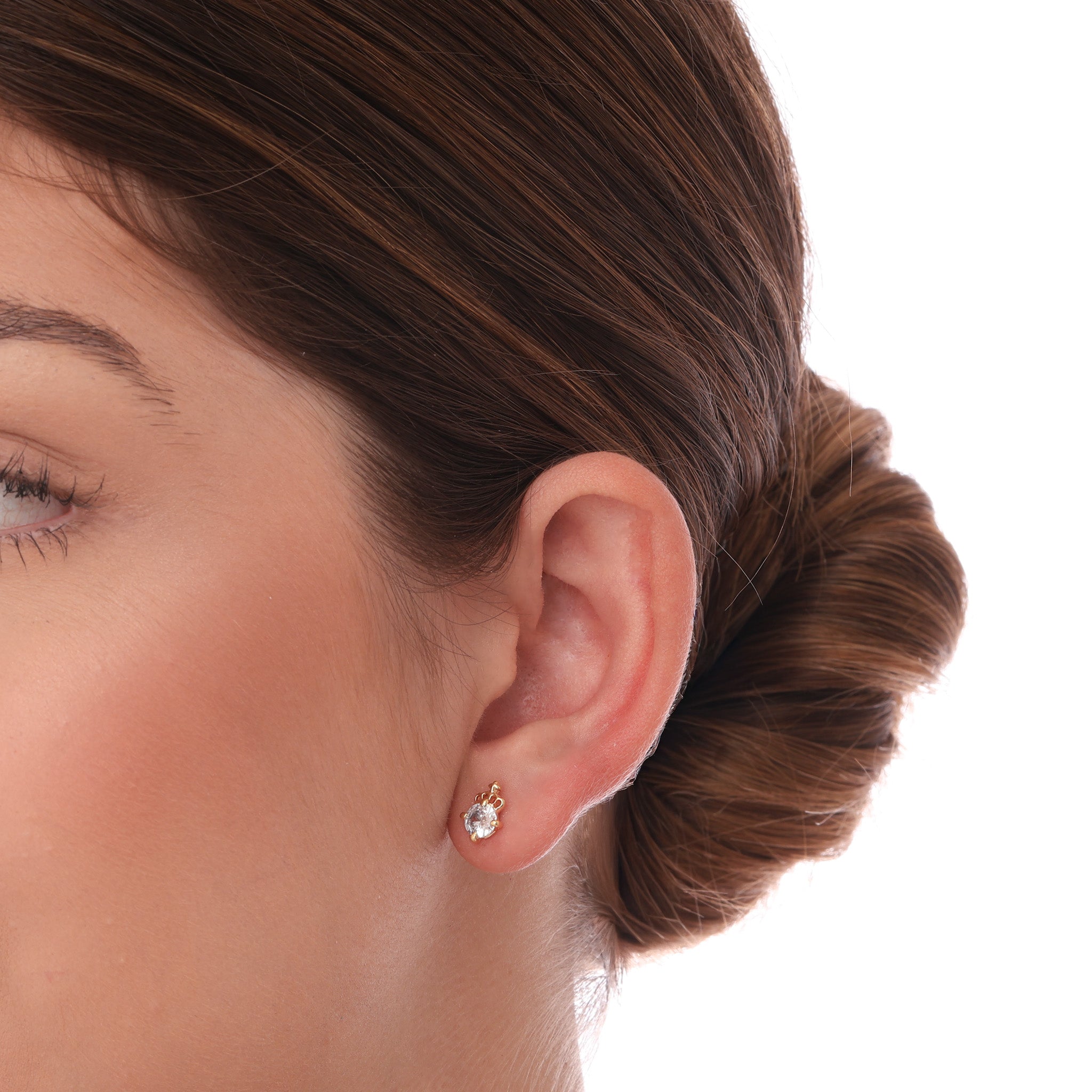 Brinco de coroa com ponto de luz banhado a ouro 18k ARAU Jóias