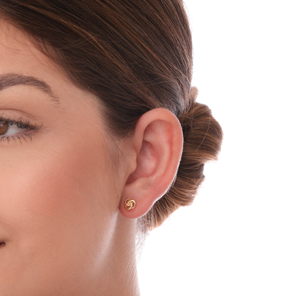 Brinco de fio entrelaçado banhado a ouro 18k ARAU Jóias