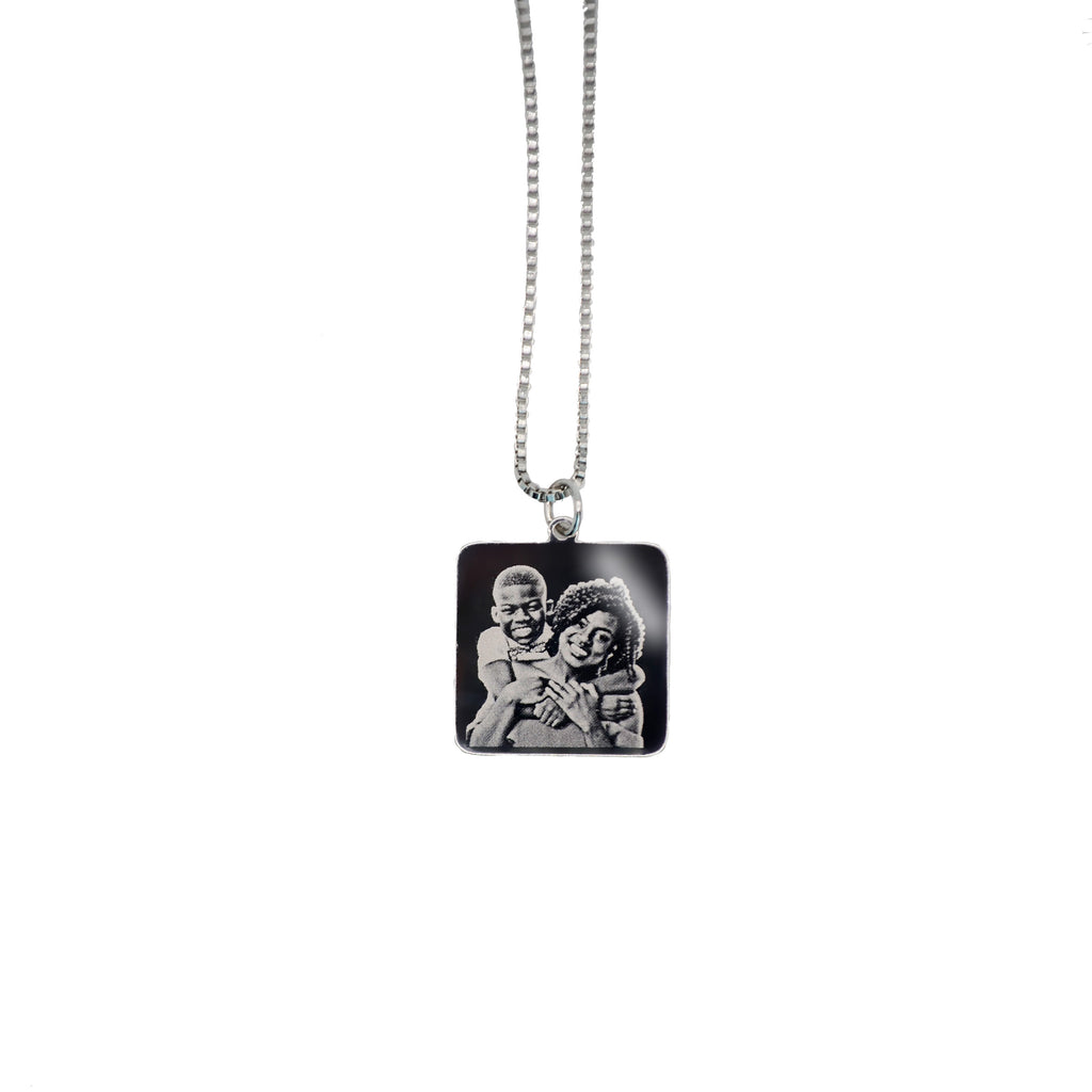 Colar personalizado com foto gravada em aço inox para presente
