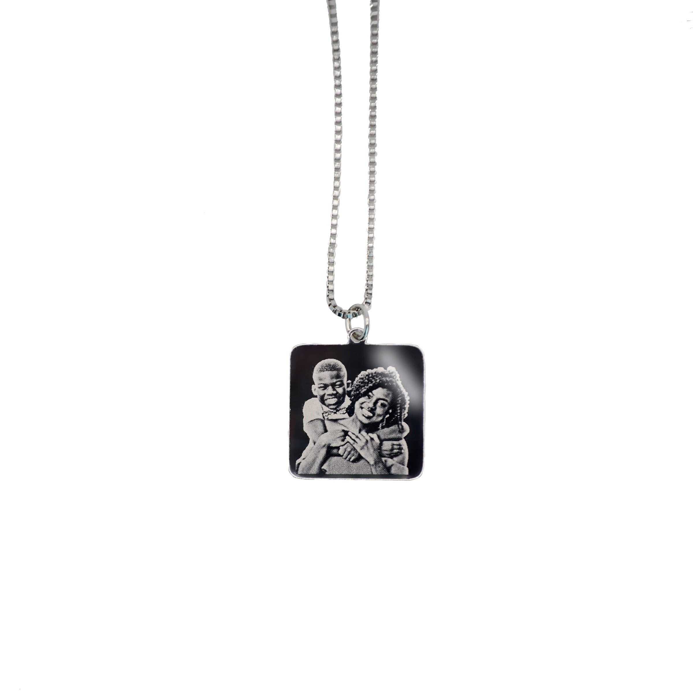 Colar personalizado com foto gravada em aço inox para presente