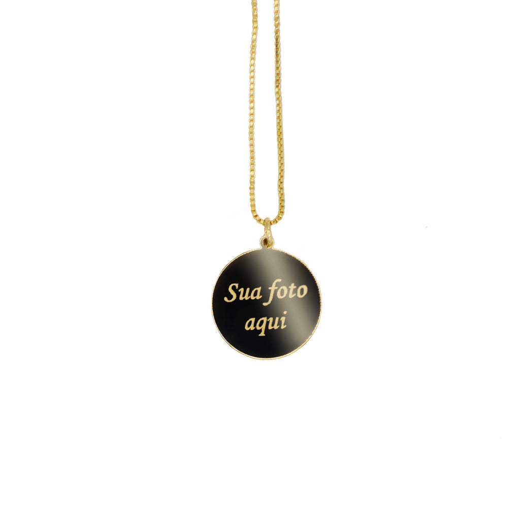 Semijoia personalizada banhada a ouro 18k com pingente gravado