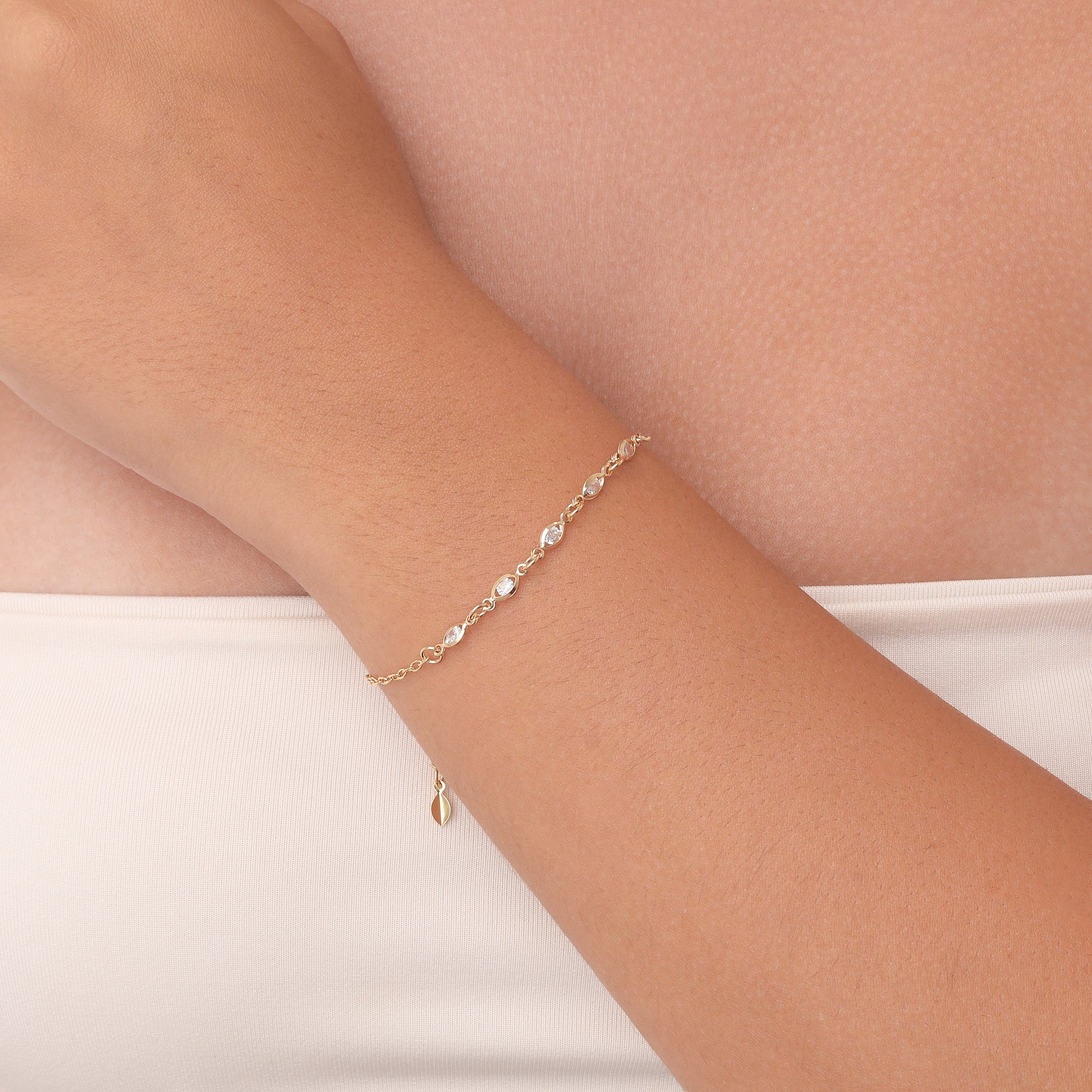 Pulseira com Zircônias em Forma de Navete banhada a ouro 18k ARAU Jóias