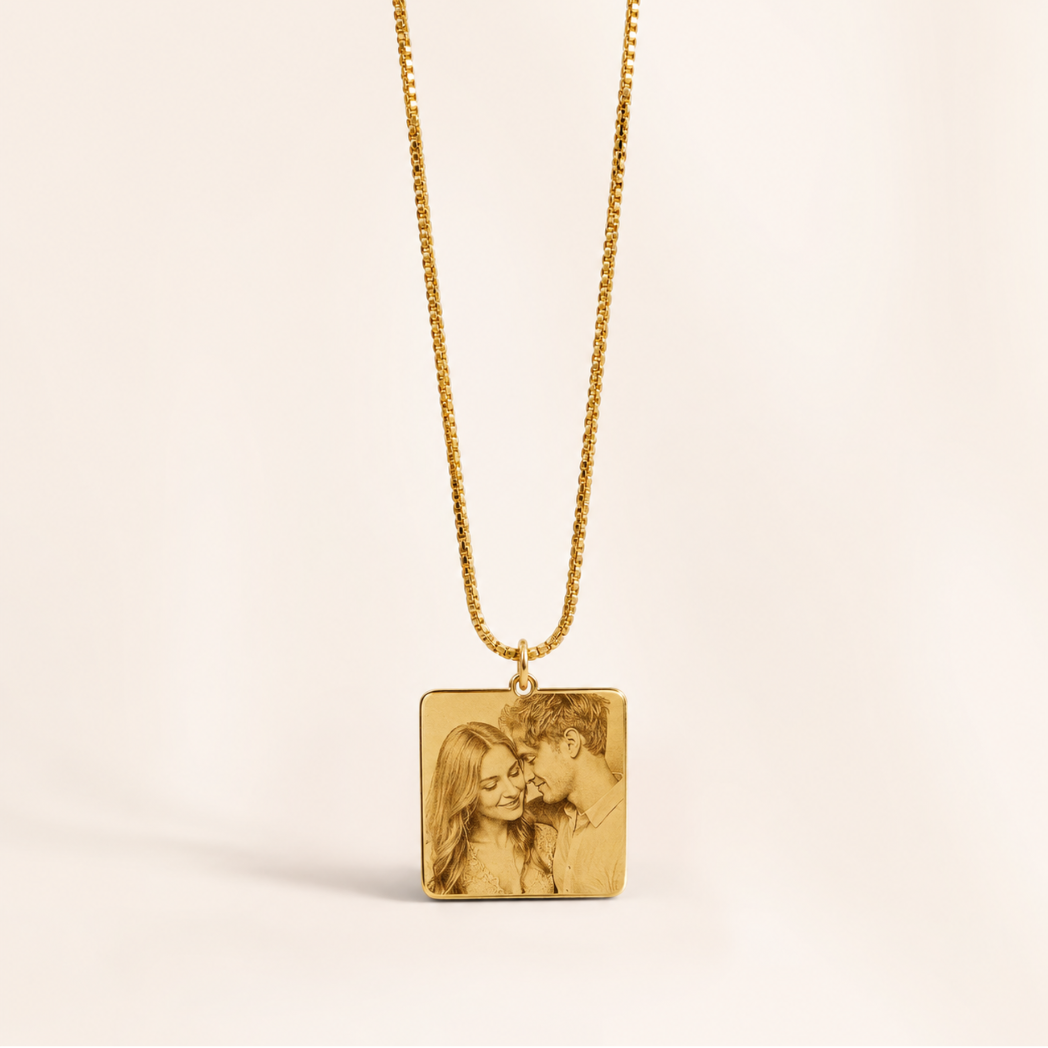 Colar Personalizado com Foto Gravada Banhado a Ouro 18k
